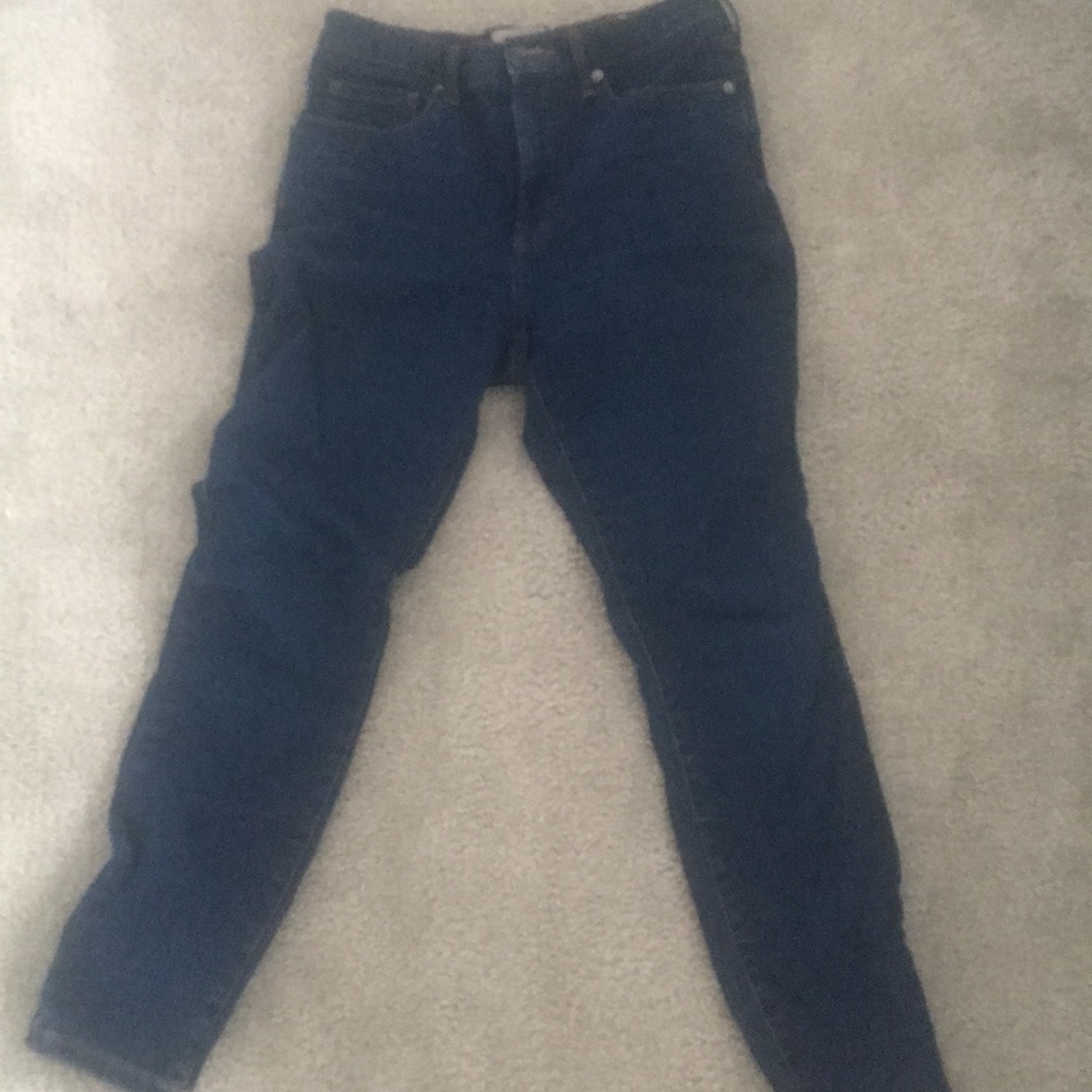 Everlane size 28 high waisted blue jeans. Ankle